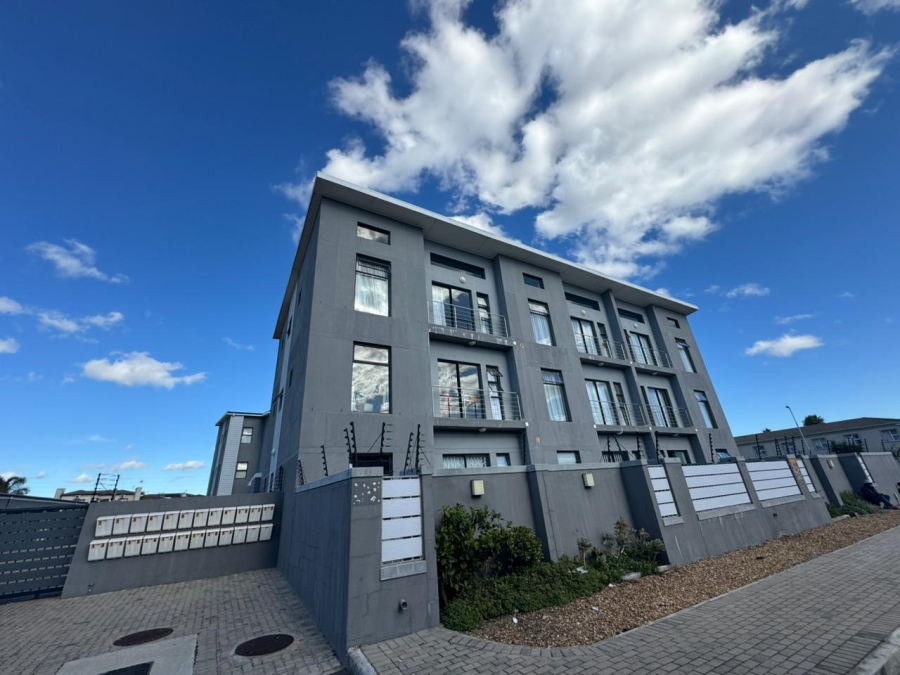 2 Bedroom Property for Sale in Parklands Western Cape